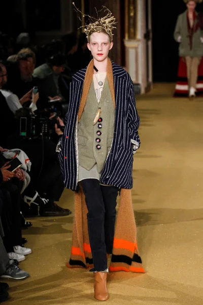 Look 13
